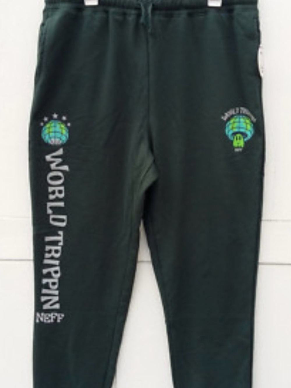 NEFF COMPANY WORLD TRIPPING Medium